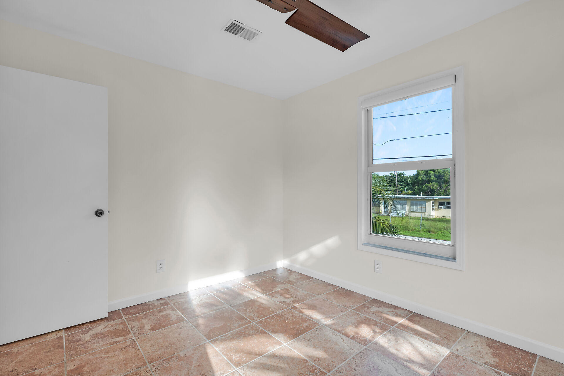 27018 Angelfish Road Summerland Key, FL 33042 - Photo 37 of 48 Guest Bedroom