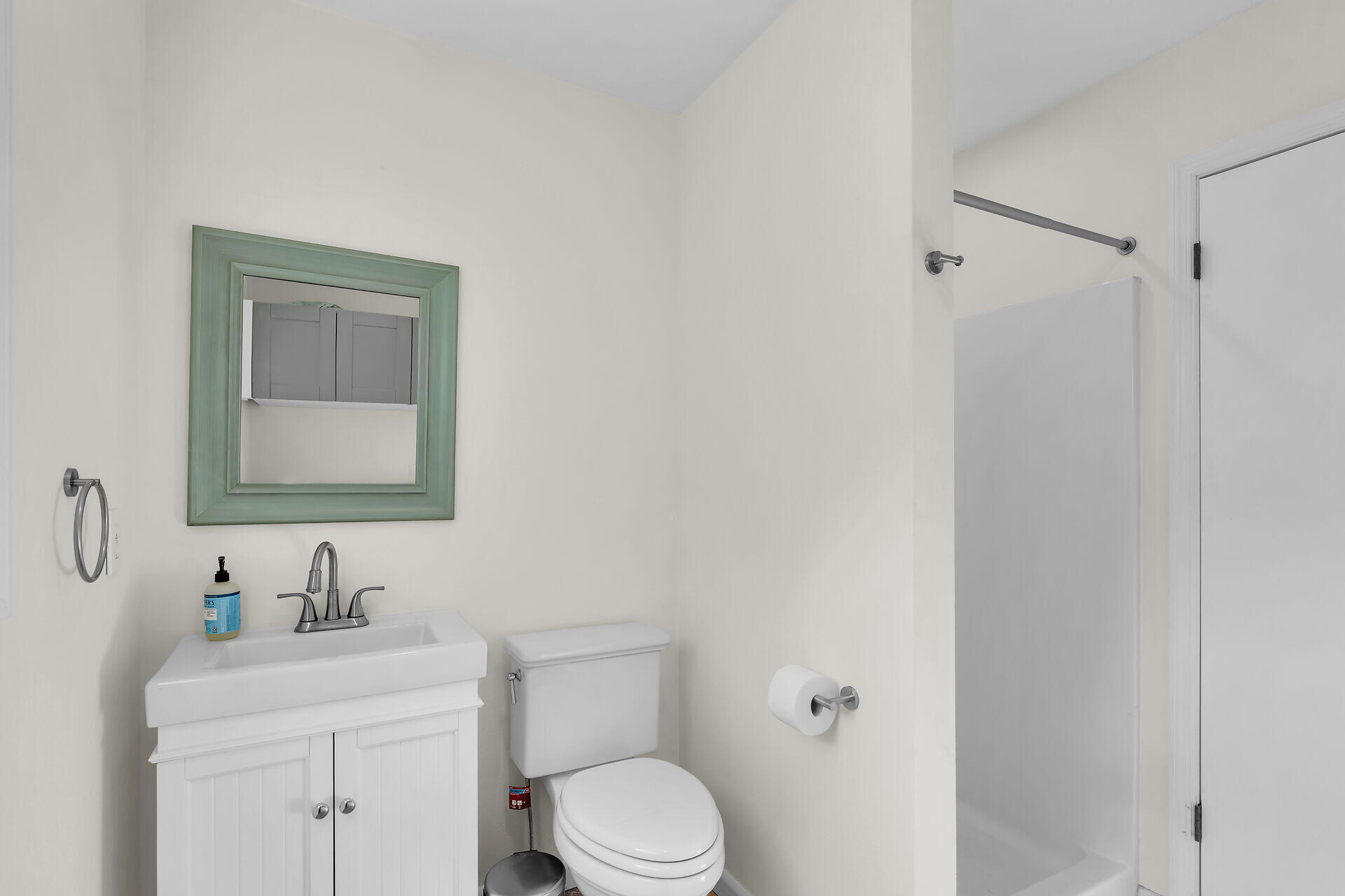 27018 Angelfish Road Summerland Key, FL 33042 - Photo 40 of 48 Guest Bathroom