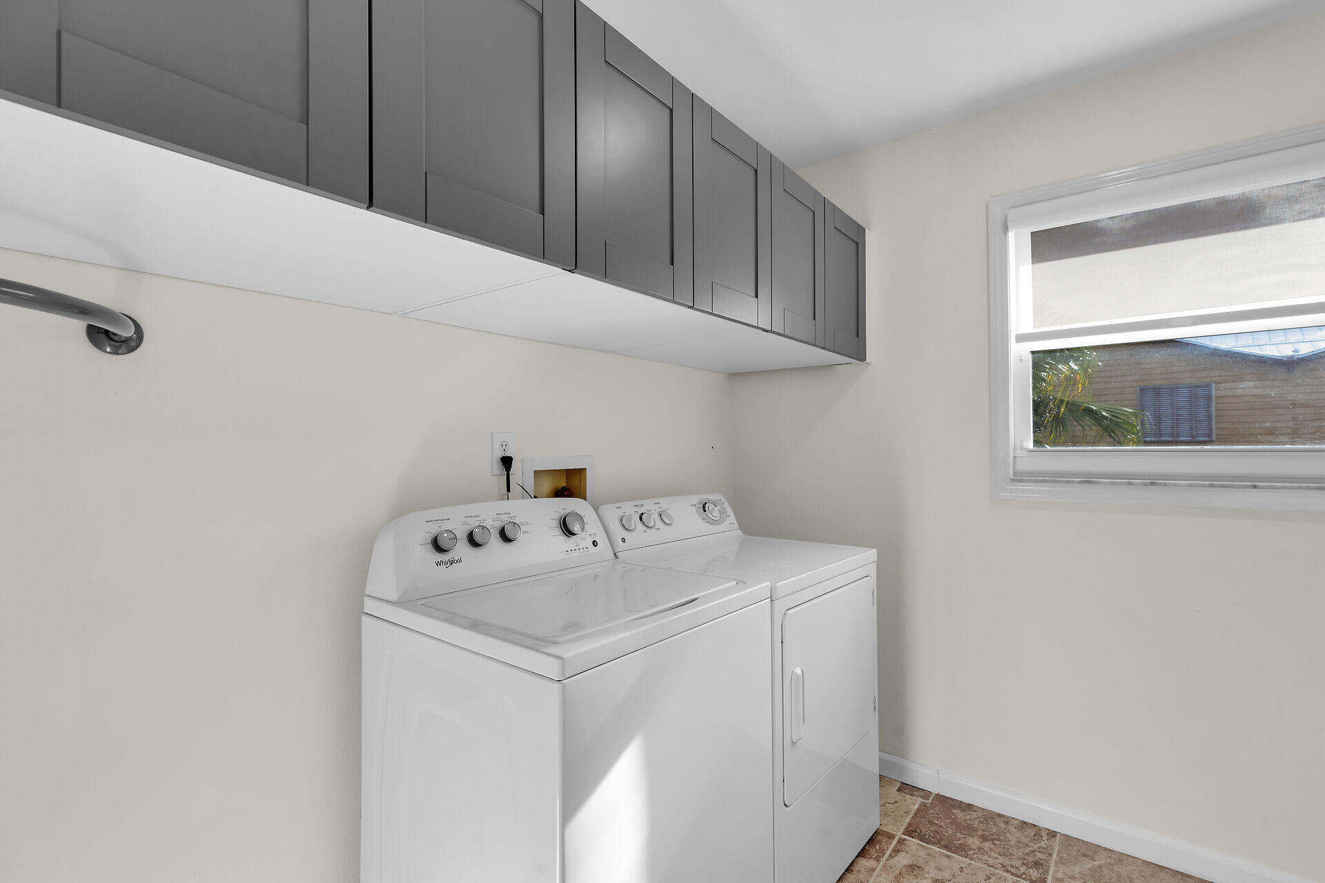 27018 Angelfish Road Summerland Key, FL 33042 - Photo 42 of 48 Laundry Area & Bathroom 2