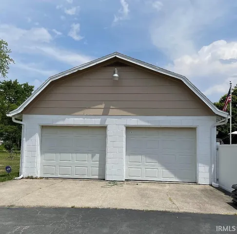 $199,900 | 612 West Cromer Avenue, Muncie, IN 47303