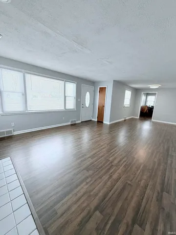 $199,900 | 612 West Cromer Avenue, Muncie, IN 47303