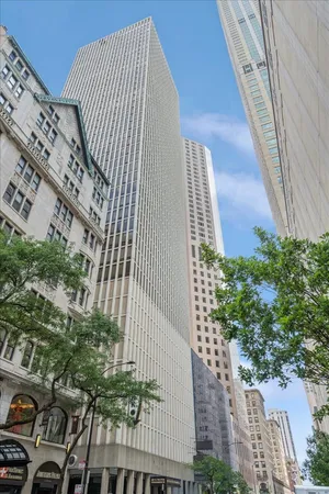 $3,500 | 100 East Walton Street, Unit 25H, Chicago, IL 60611
