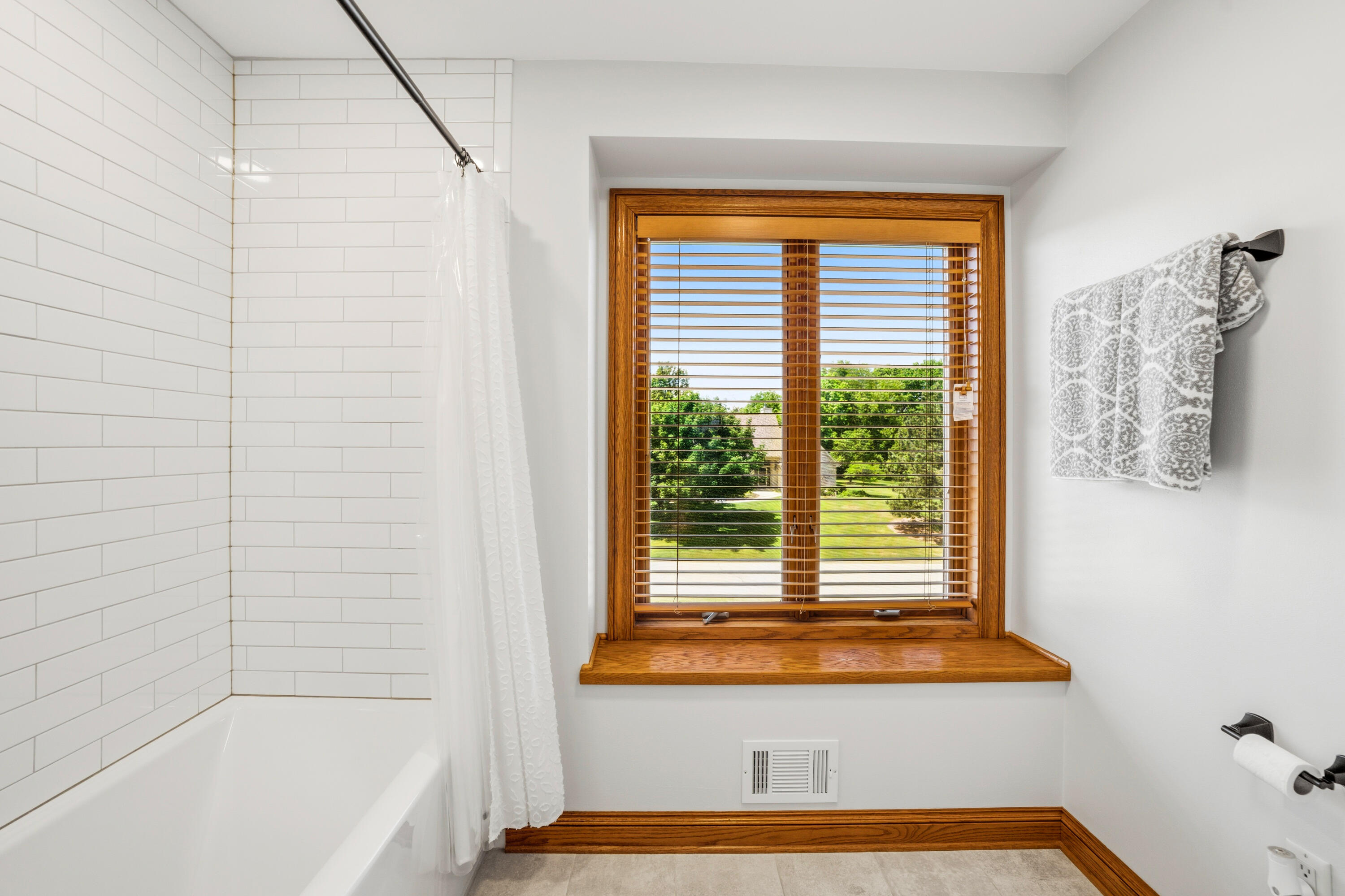W289N3752 Huntsman Court Delafield, WI 53072 - Photo 45 of 88 DSC07056