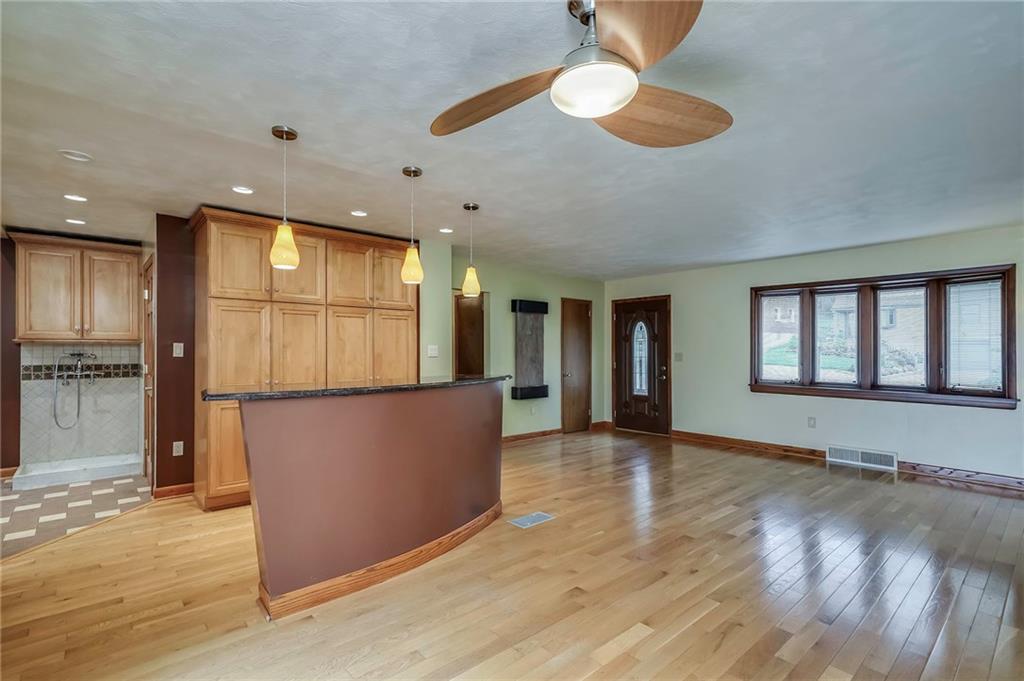 174 Gass Road Pittsburgh, PA 15229 - Photo 6 of 24 Gallery Image 6