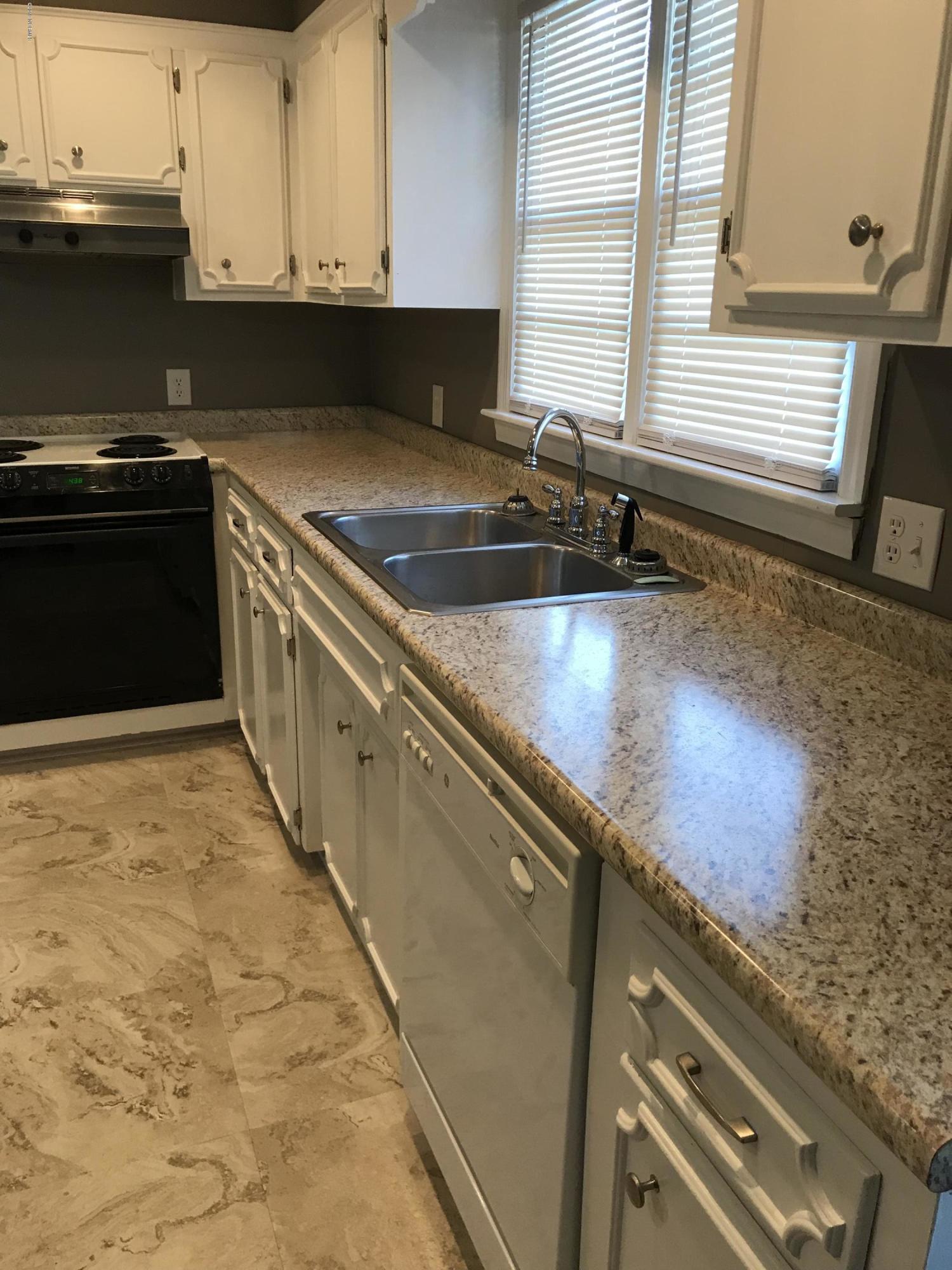 205 Heathcliff Road Wilmington, NC 28409 - Photo 8 of 39 0A260917-746E-477D-BF76-98522A1B25C5