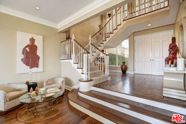 12329 Ridge Circle, Unit 20 Los Angeles, CA 90049 - Photo 24 of 39