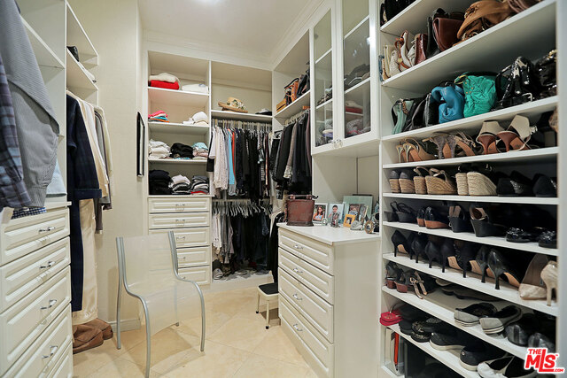 12329 Ridge Circle, Unit 20 Los Angeles, CA 90049 - Photo 32 of 39