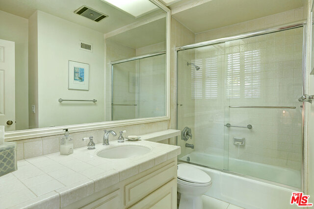 12329 Ridge Circle, Unit 20 Los Angeles, CA 90049 - Photo 34 of 39
