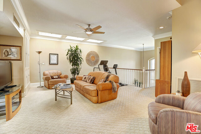 12329 Ridge Circle, Unit 20 Los Angeles, CA 90049 - Photo 35 of 39