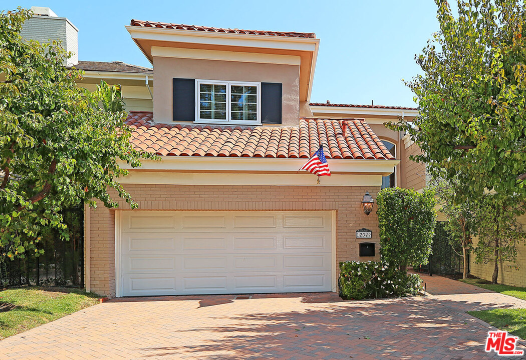12329 Ridge Circle, Unit 20 Los Angeles, CA 90049 - Photo 5 of 39