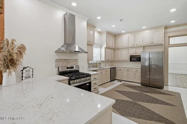 $299,900 | 552 East 1st Street, Forest, MS 39074