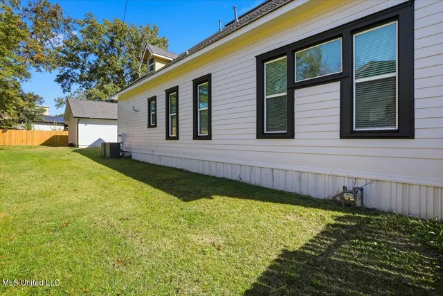 $299,900 | 552 East 1st Street, Forest, MS 39074