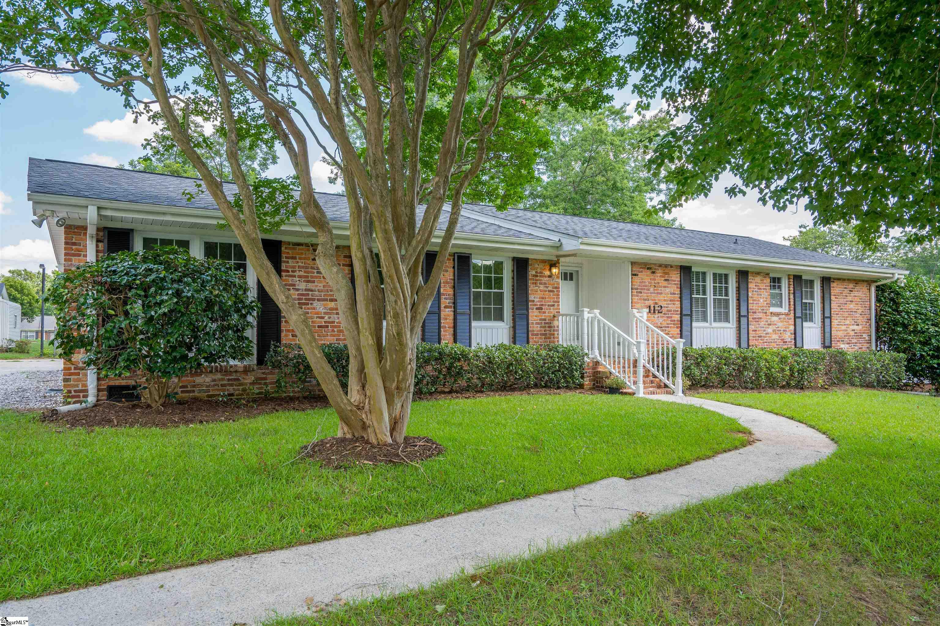 112 Waddell Road Greenville, SC 29609 - Photo 2 of 33 Gallery Image 2