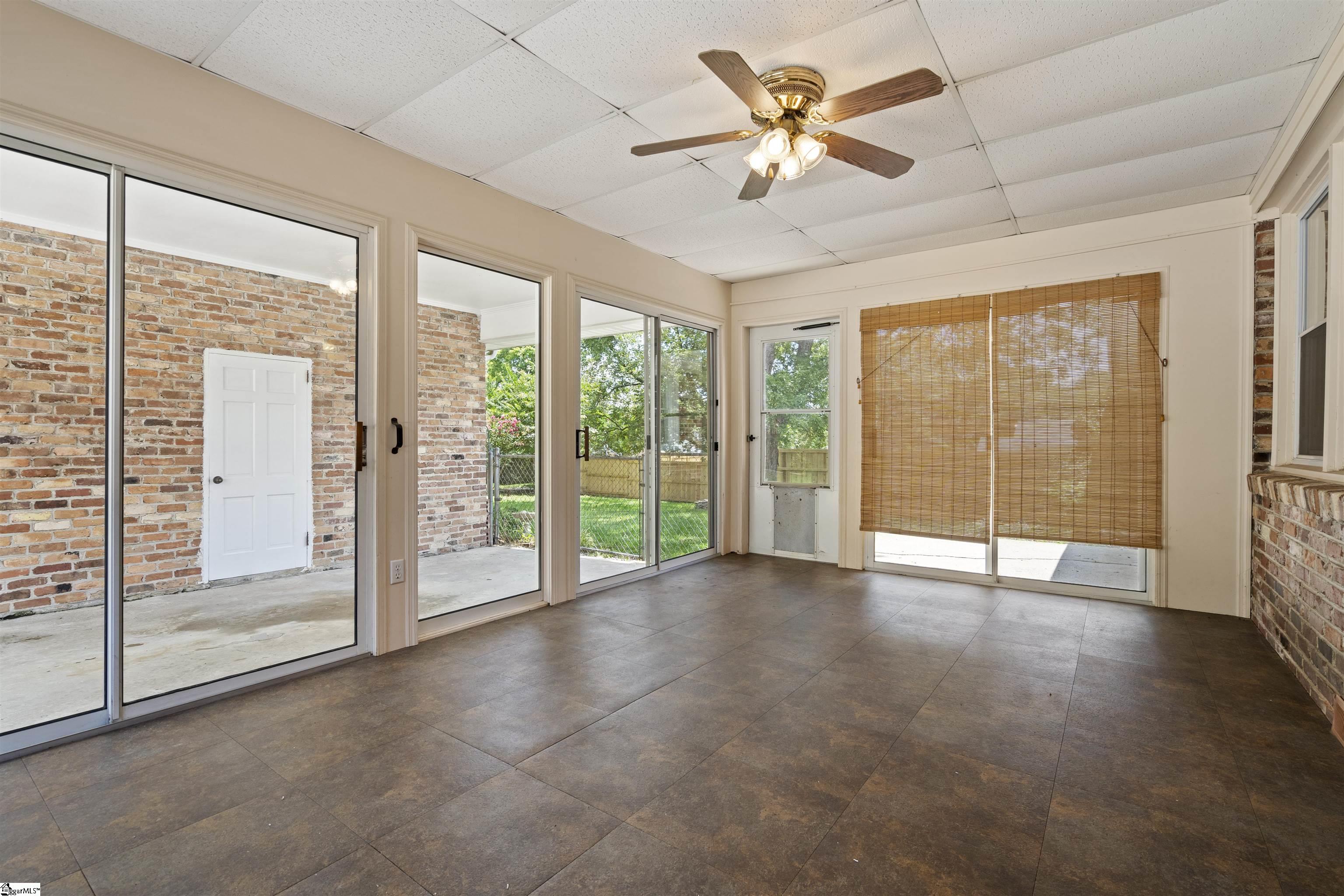 112 Waddell Road Greenville, SC 29609 - Photo 32 of 33 Gallery Image 32