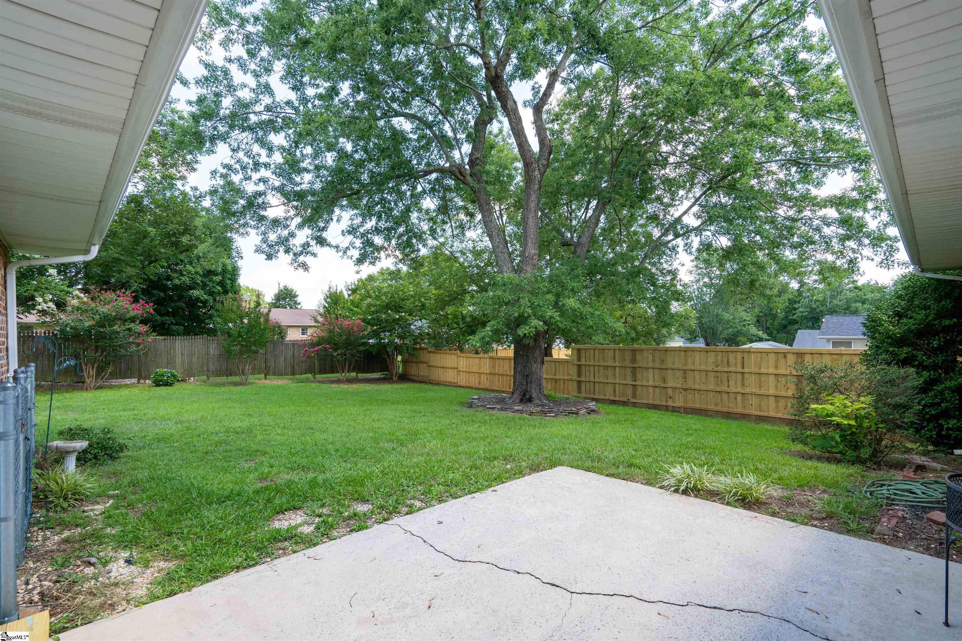 112 Waddell Road Greenville, SC 29609 - Photo 6 of 33 Gallery Image 6