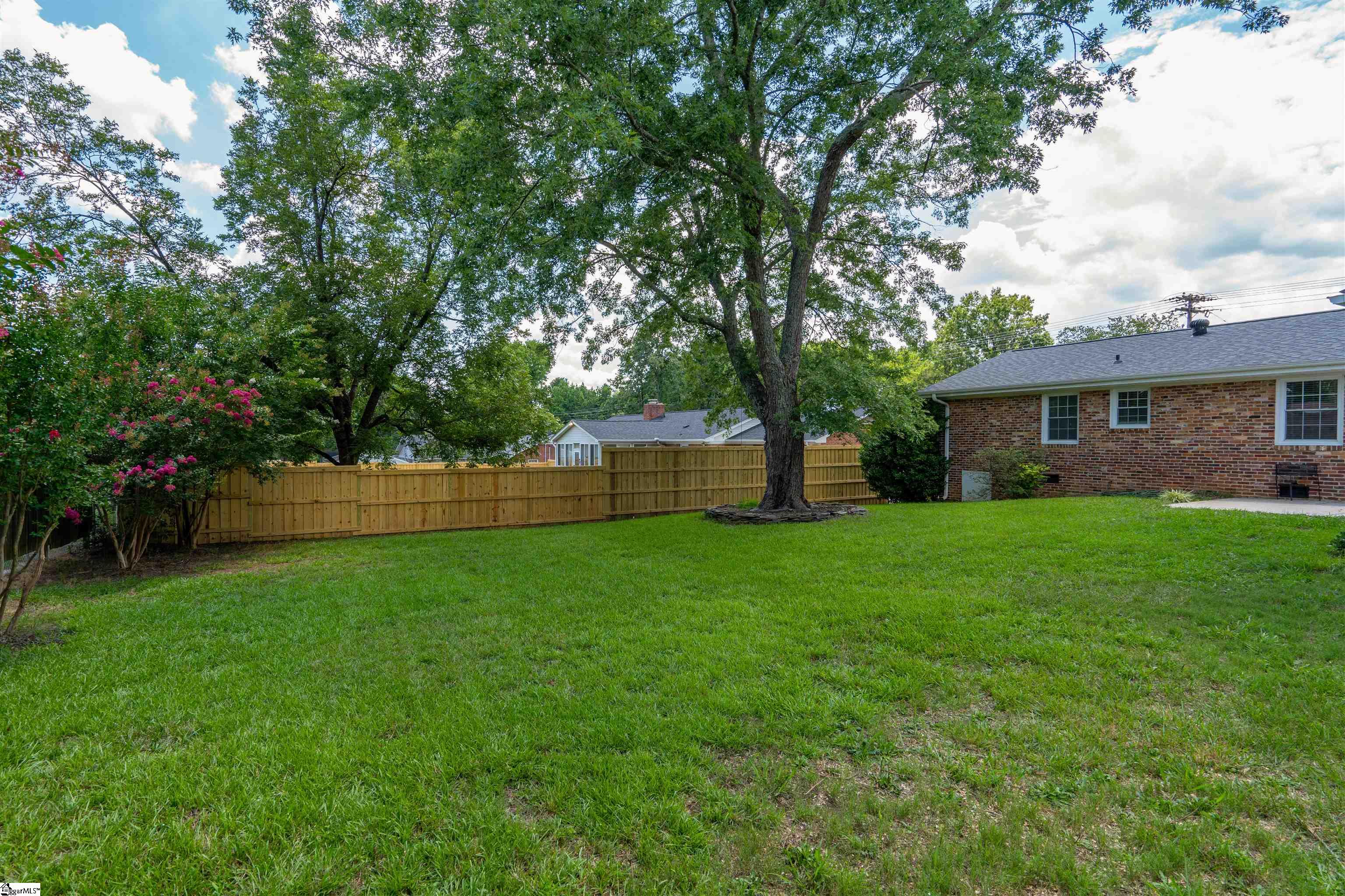 112 Waddell Road Greenville, SC 29609 - Photo 8 of 33 Gallery Image 8