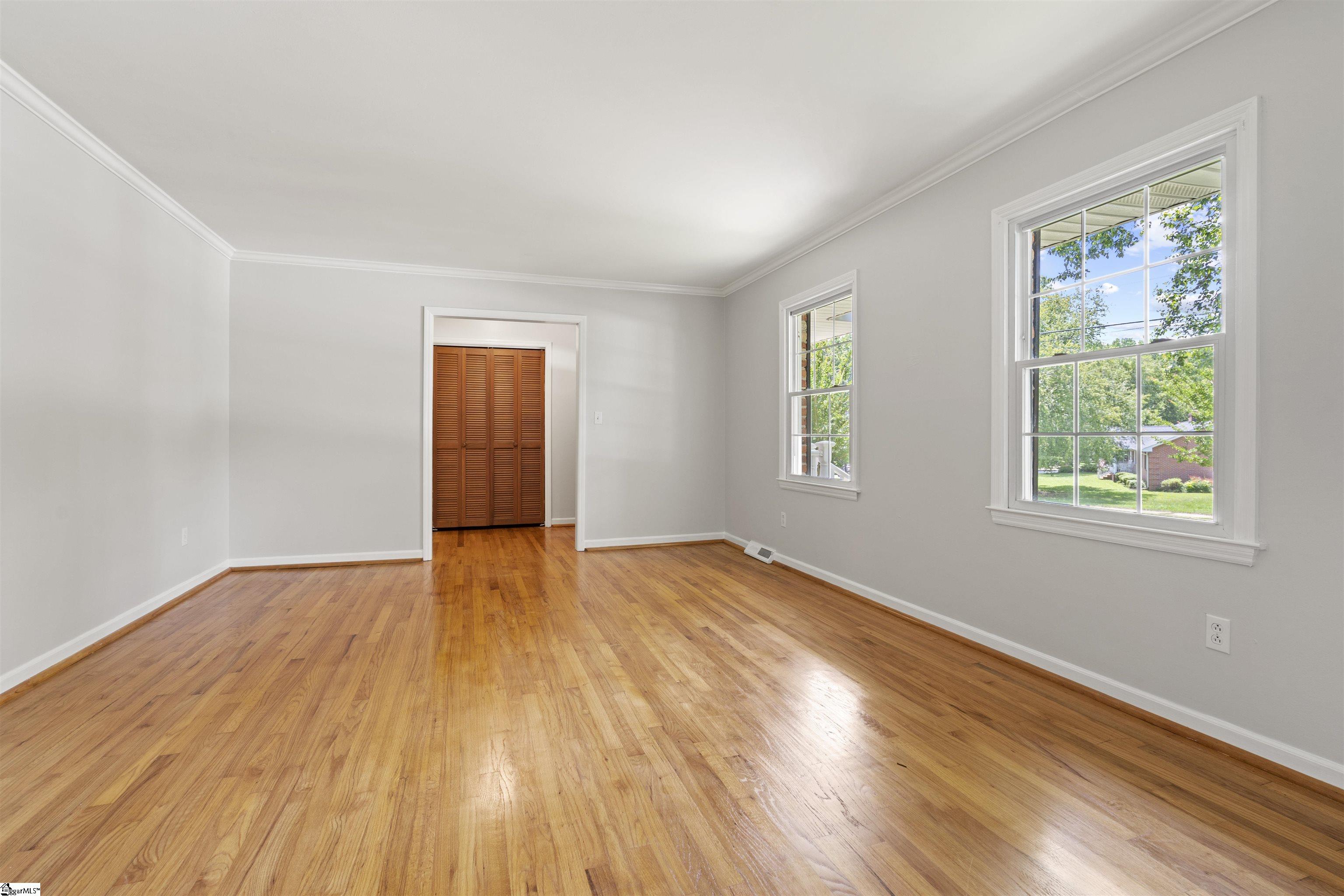 112 Waddell Road Greenville, SC 29609 - Photo 10 of 33 Gallery Image 10