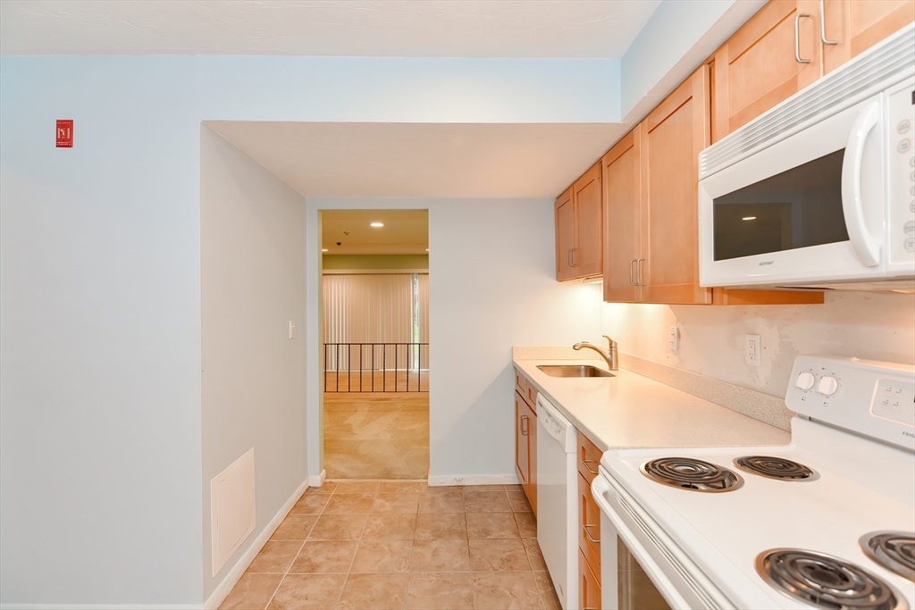 75 Erin Road, Unit 75 Stoughton, MA 02072 - Photo 11 of 42 Gallery Image 11