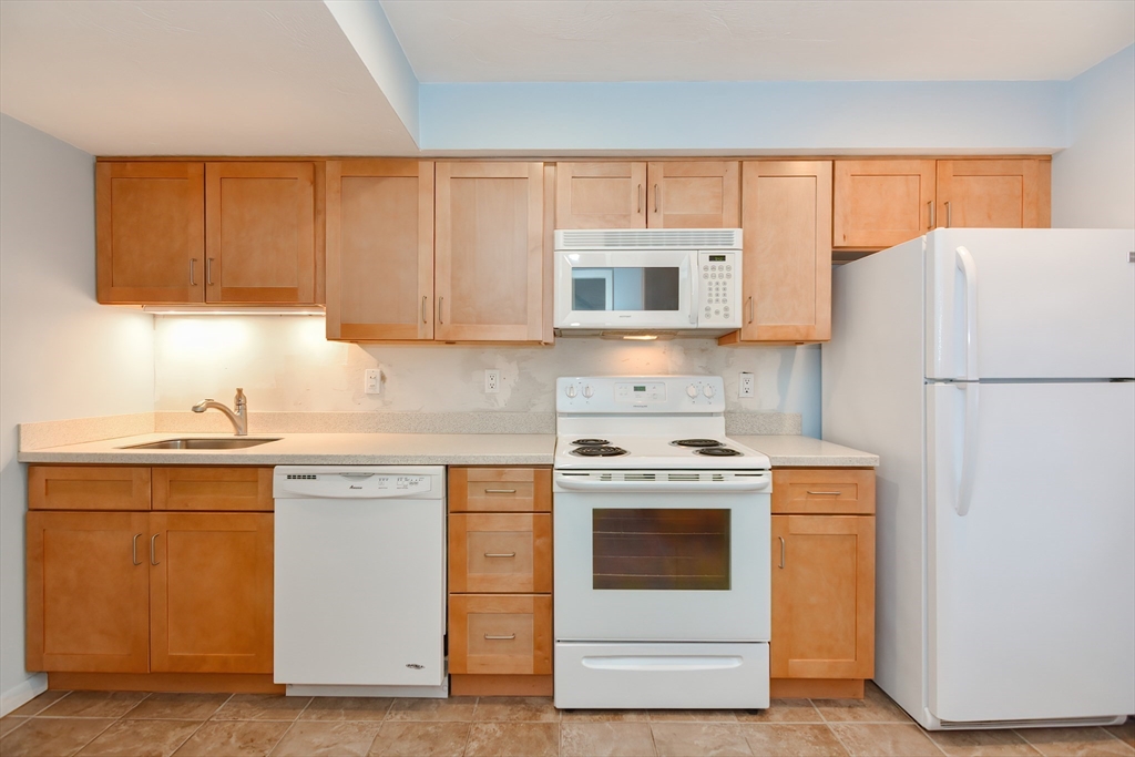 75 Erin Road, Unit 75 Stoughton, MA 02072 - Photo 10 of 42 Gallery Image 10