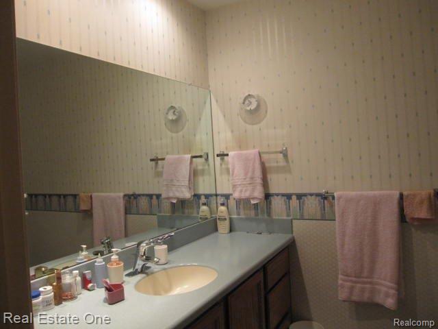 2191 London Bridge Drive, Unit 28 Rochester, MI 48307 - Photo 11 of 15 IMG_3350