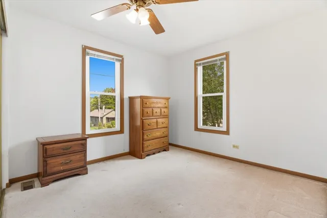 $2,600 | 69 East Grand Avenue, Lake Villa, IL 60046