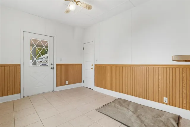 $2,600 | 69 East Grand Avenue, Lake Villa, IL 60046