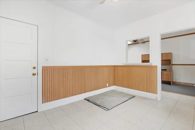 $2,600 | 69 East Grand Avenue, Lake Villa, IL 60046