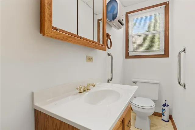 $2,600 | 69 East Grand Avenue, Lake Villa, IL 60046