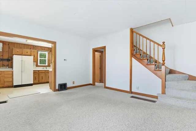 $2,600 | 69 East Grand Avenue, Lake Villa, IL 60046