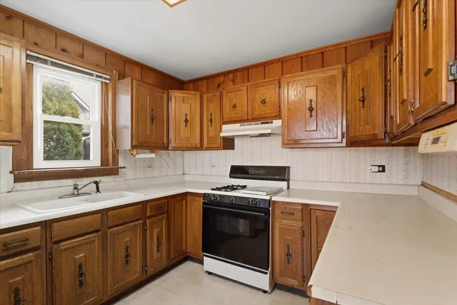 $2,600 | 69 East Grand Avenue, Lake Villa, IL 60046