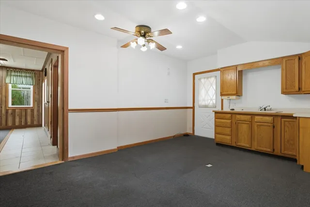 $2,600 | 69 East Grand Avenue, Lake Villa, IL 60046