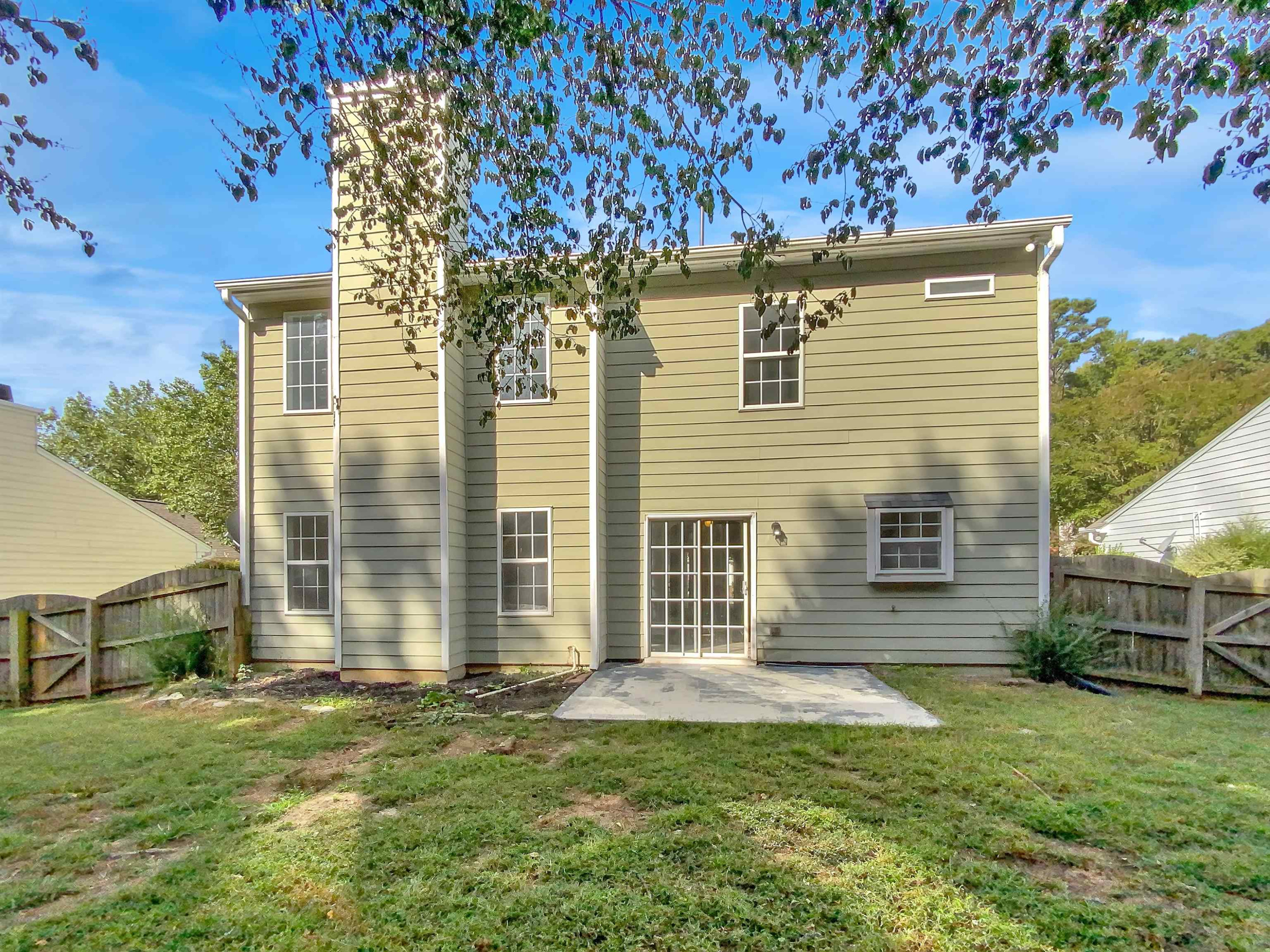113 Brierridge Drive Apex, NC 27502 - Photo 5 of 20 a front view of a house with a yard