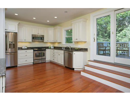 40 Oakland Road, Unit 2 Brookline, MA 02445 - Photo 1 of 11 Gallery Image 1