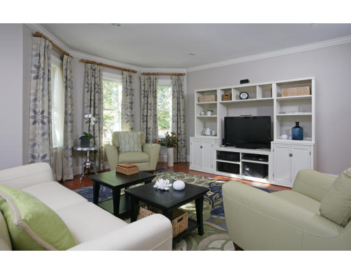 40 Oakland Road, Unit 2 Brookline, MA 02445 - Photo 5 of 11 Gallery Image 5