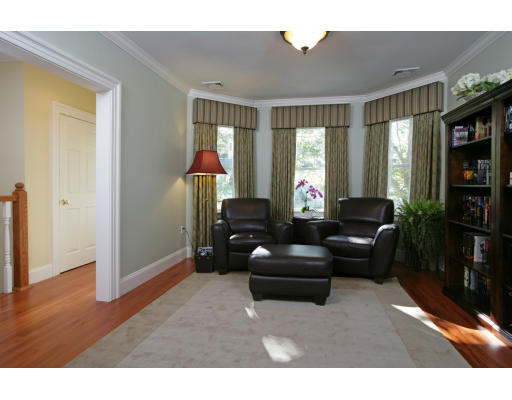 40 Oakland Road, Unit 2 Brookline, MA 02445 - Photo 6 of 11 Gallery Image 6