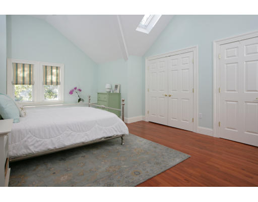 40 Oakland Road, Unit 2 Brookline, MA 02445 - Photo 7 of 11 Gallery Image 7