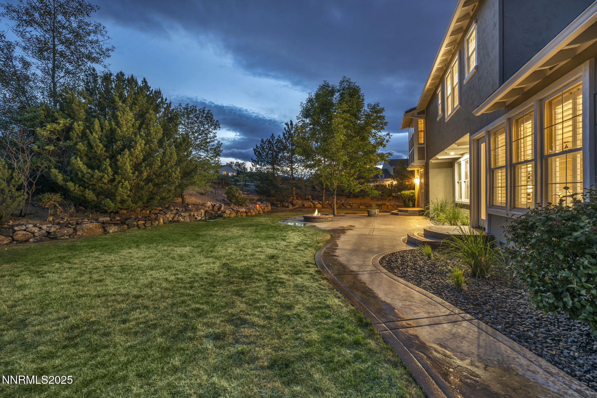 2965 Roundrock Court Reno, NV 89511 - Photo 24 of 119 a view of a yard in front of a house
