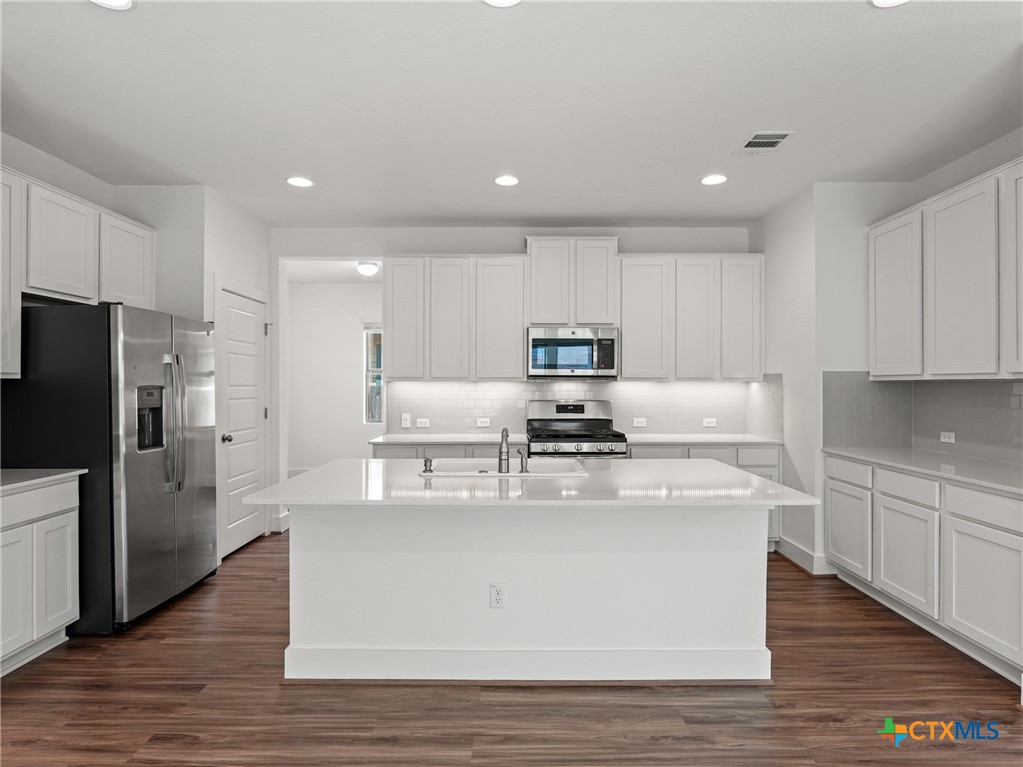 604 Golden Glory Road Leander, TX 78641 - Photo 10 of 35 Kitchen