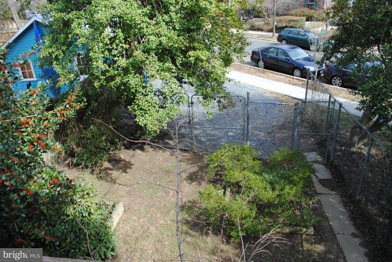 1403 Foxhall Road Northwest Washington, DC 20007 - Photo 13 of 22