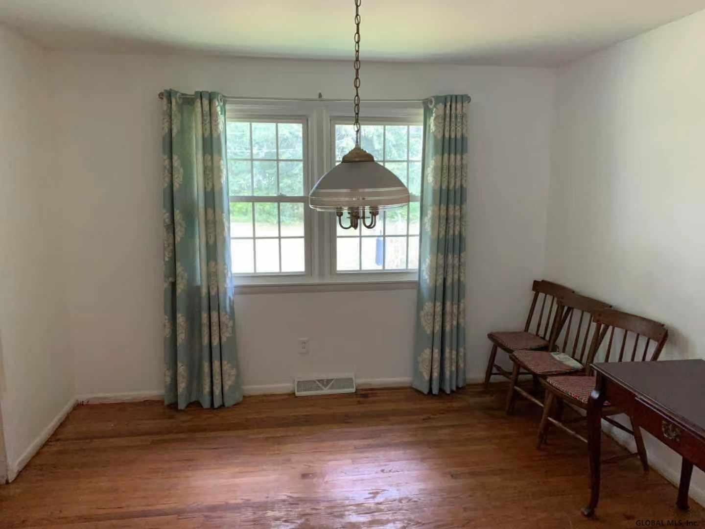 79 Devon Road Bethlehem, NY 12054 - Photo 5 of 29 Photo 5