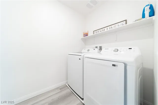 $399,500 | 2849 Desert Mosaic Lane, Unit 5, Las Vegas, NV 89183