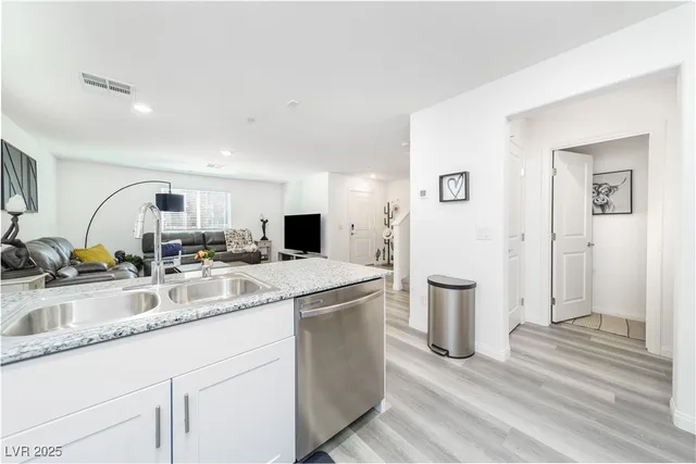 $399,500 | 2849 Desert Mosaic Lane, Unit 5, Las Vegas, NV 89183