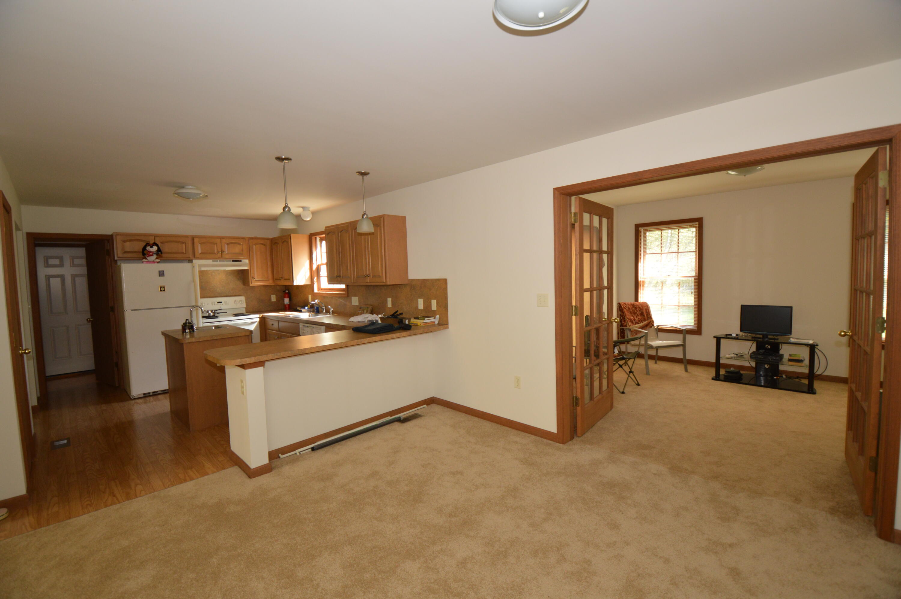 141 Fergus Way Tobyhanna, PA 18466 - Photo 14 of 34 Family rm/litchen/den