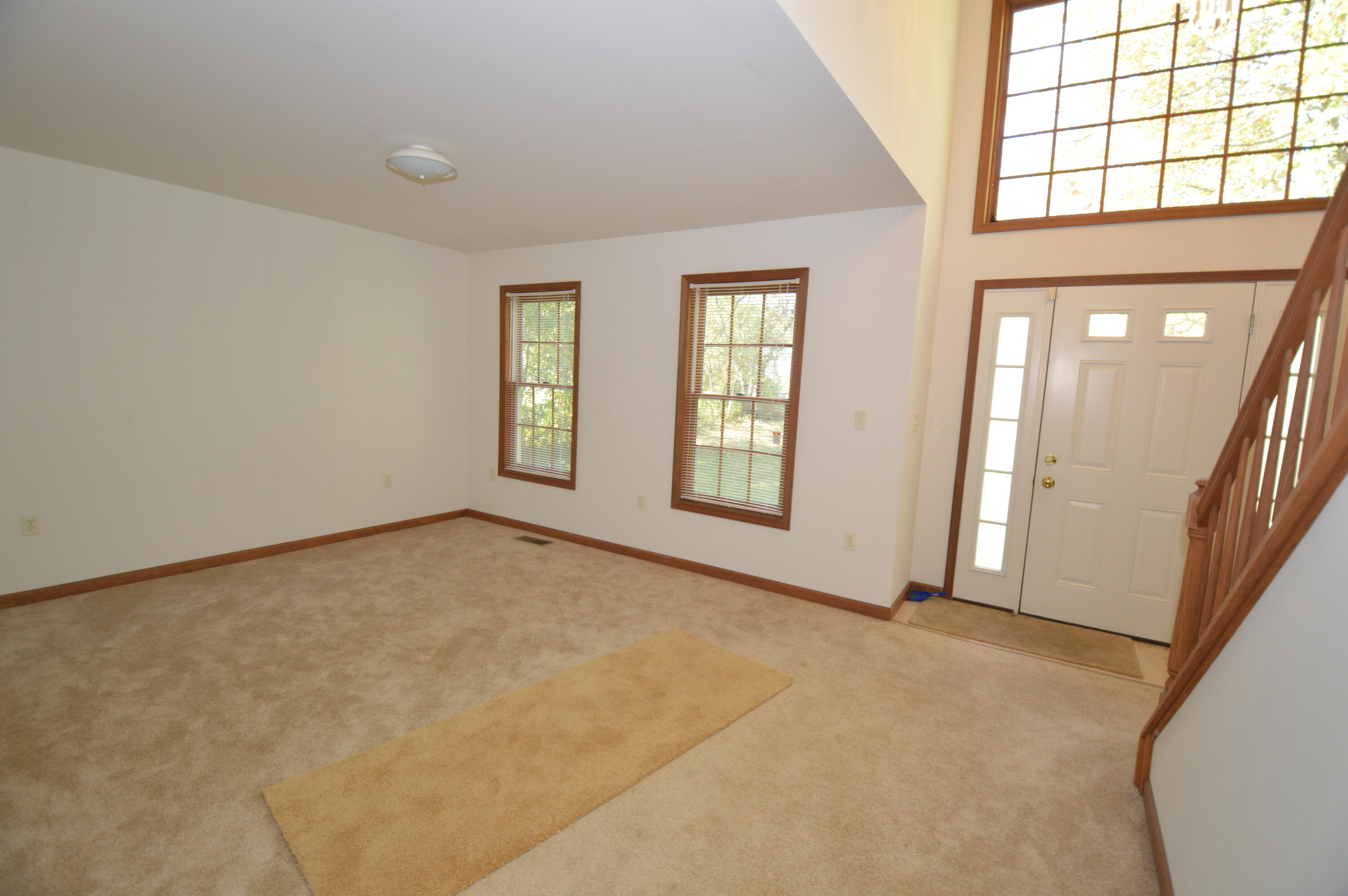 141 Fergus Way Tobyhanna, PA 18466 - Photo 9 of 34 Living room