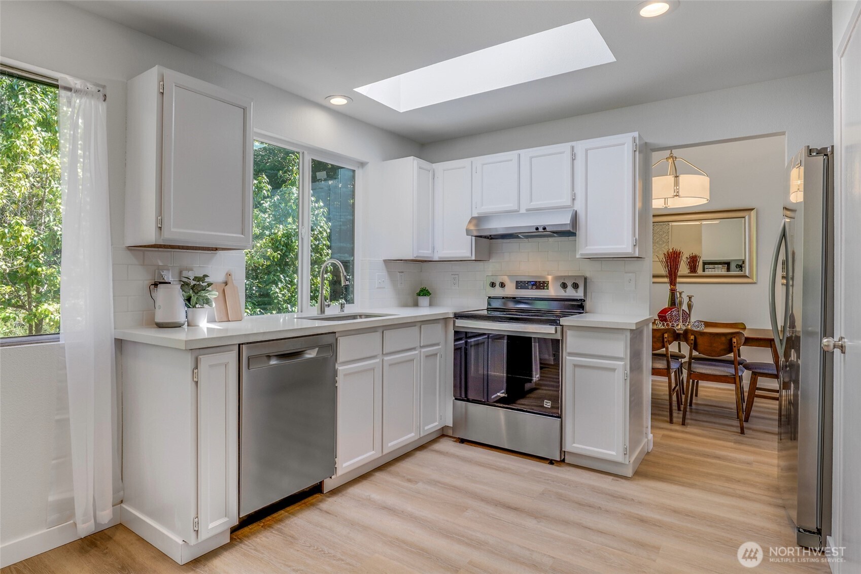 1124 South 23rd Street Renton, WA 98055 - Photo 4 of 24 Gallery Image 4