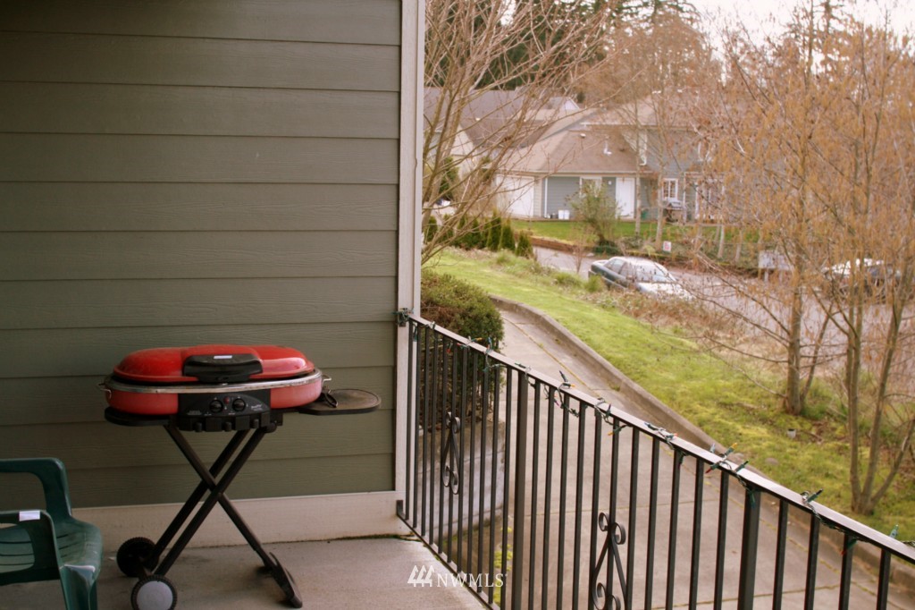 805 Blueberry Lane Bellingham, WA 98229 - Photo 9 of 15 a view of balcony and yard
