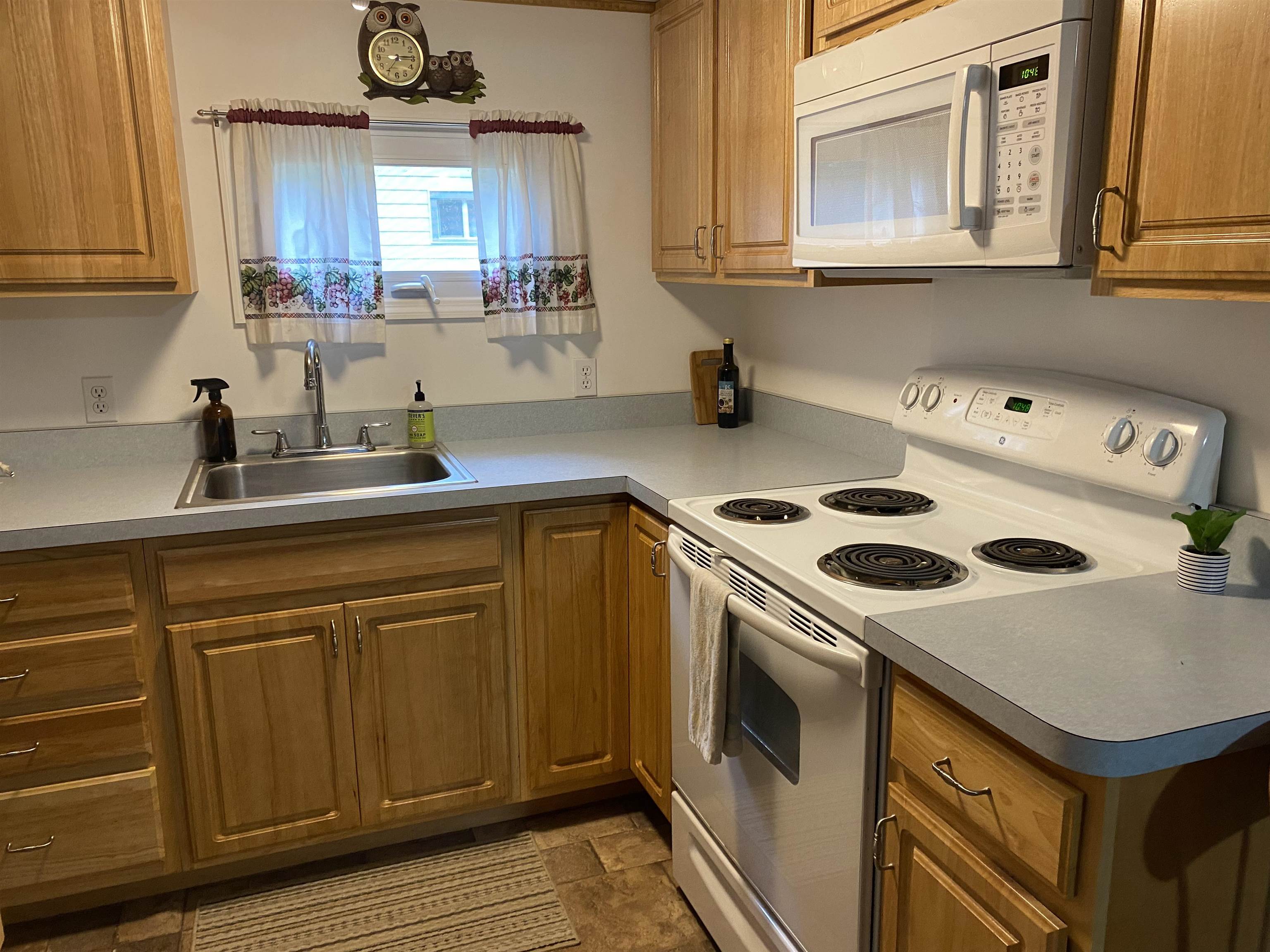 2746 West Lake Road Poultney, VT 05774 - Photo 5 of 31 Gallery Image 5