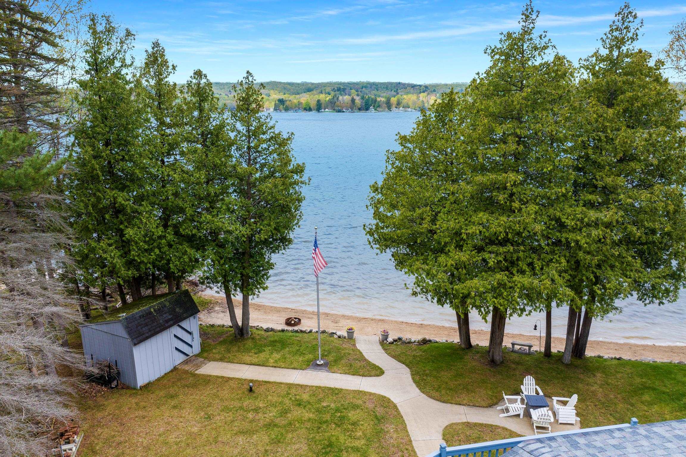 114 South Intermediate Lake Road Central Lake, MI 49622 - Photo 4 of 46