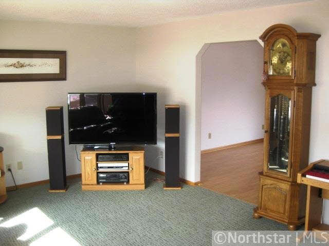 916 Ridge Pass Hudson, WI 54016 - Photo 7 of 18 Gallery Image 7