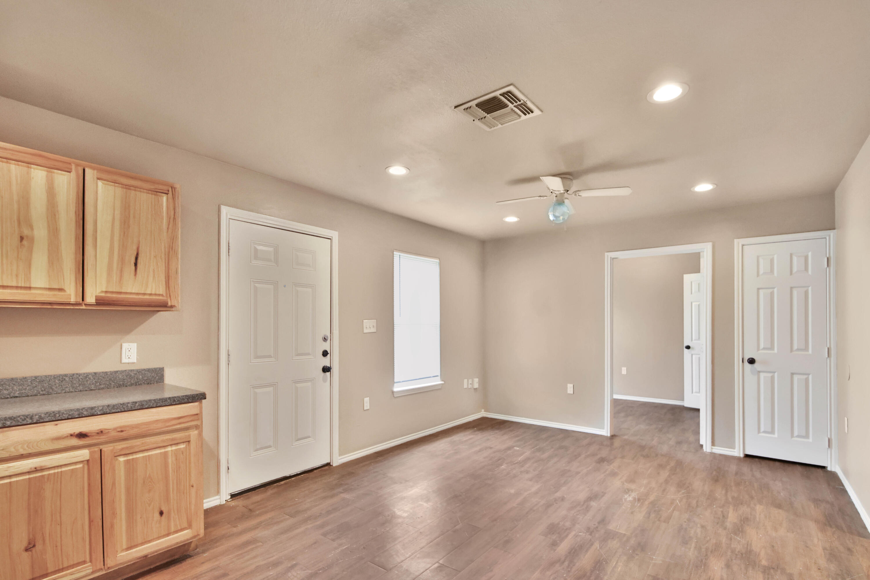211 36th Street Lubbock, TX 79404 - Photo 6 of 19 IMG_3434